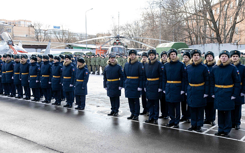 78 выпускникам ВУЦ при МАИ вручили офицерские погоны